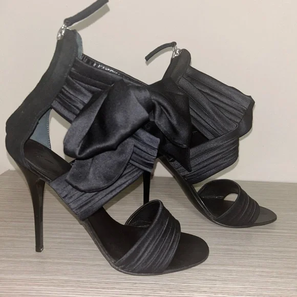 Giuseppe Zanotti - Satin Bow Black Sandals - 35 - Picture 2 of 11